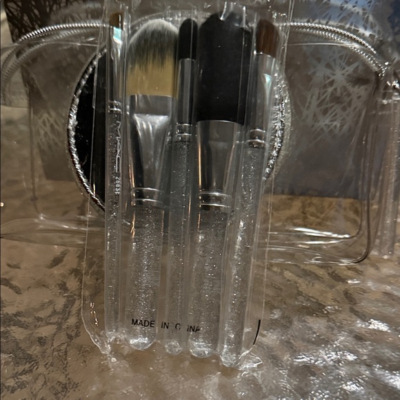 MAC Cosmetics Metallic Brush Organizer - Picture 7 of 8